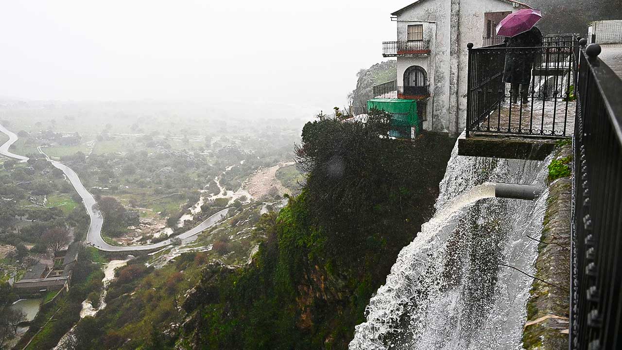 Los ruidos que inquietan a Grazalema y los temblores en Málaga esconden un mismo miedo bajo tierra