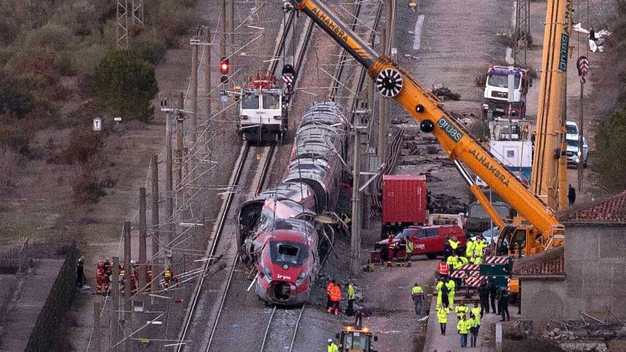 Adif queda contra las cuerdas tras retirar pruebas clave del accidente mortal de Adamuz sin avisar al juez