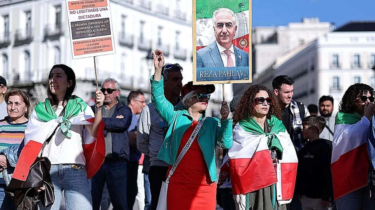 El exilio iraní en España celebra la muerte de Jamenei