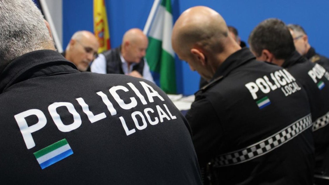 La Policía Local de Mijas detiene a una mujer tras okupar una vivienda en La Retama 