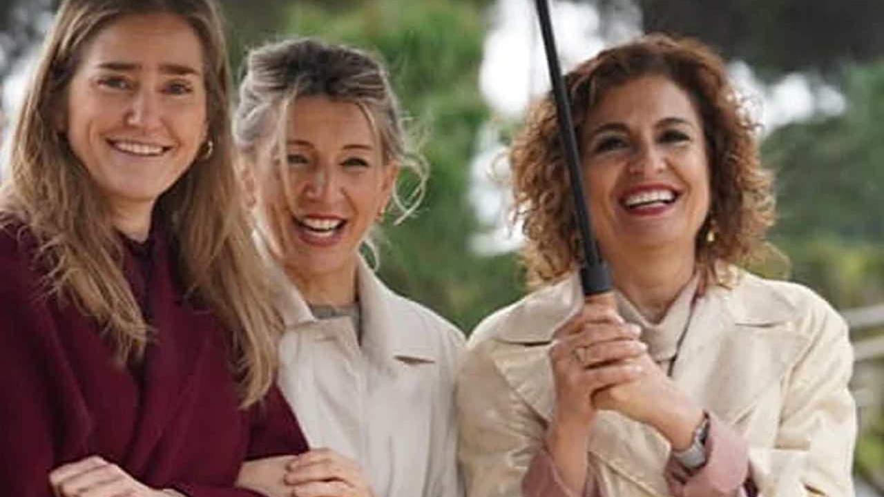 Una impresentable María Jesús Montero usa el homenaje a las víctimas de Adamuz para su postureo feminista