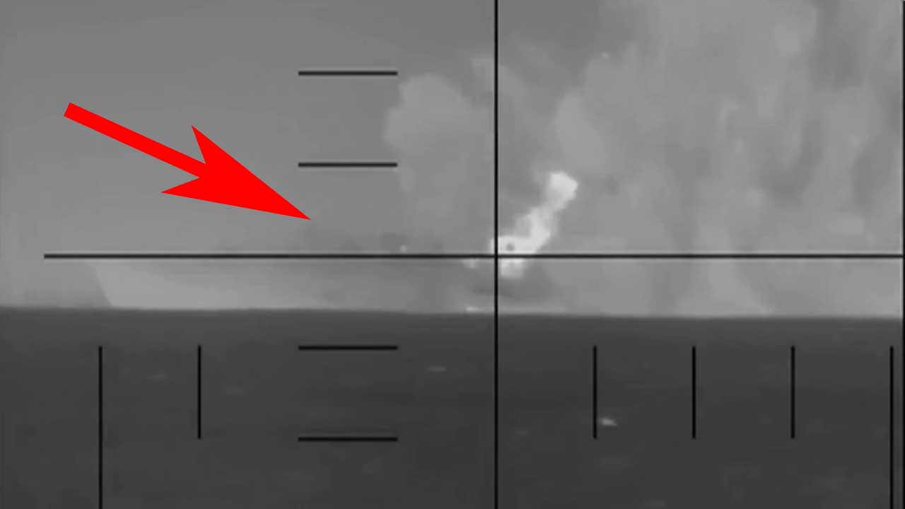 Estados Unidos hunde un buque de guerra iraní con un torpedo y revive un tipo de ataque que no se veía desde la Segunda Guerra Mundial