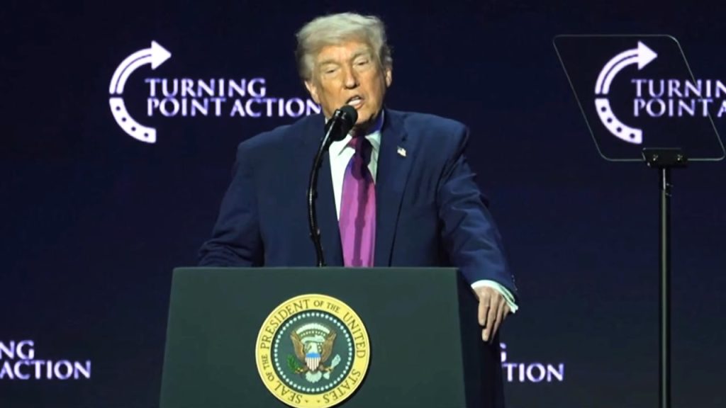 Trump vuelve a criticar a Sánchez por su inacción ante la invasión migratoria de Ceuta