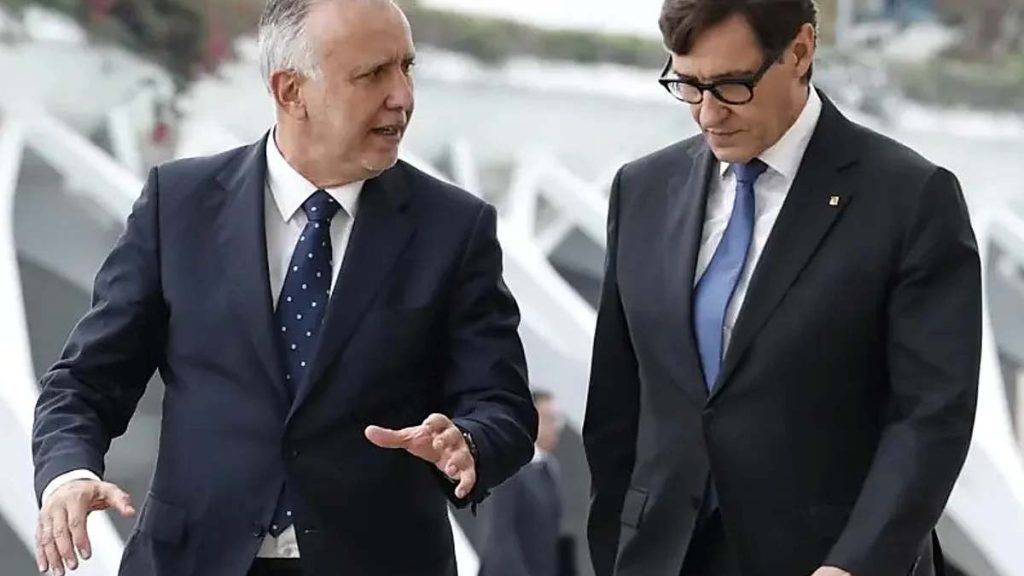 Los ‘retiros’ de Illa con sus consejeros le cuestan a Cataluña más de 210.000 euros
