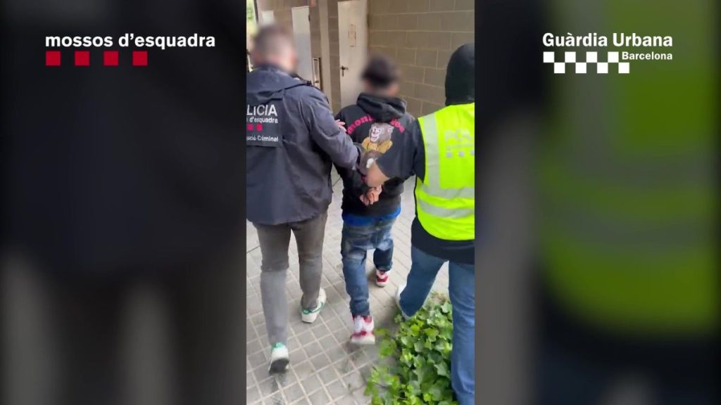 Los Mossos desarticulan ‘Los 300’, una banda juvenil violenta integrada por latinoamericanos y magrebíes
