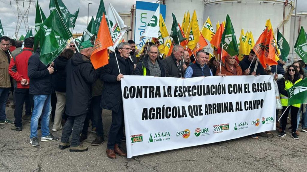 Agricultores y ganaderos volverán a las calles por el encarecimiento del combustible