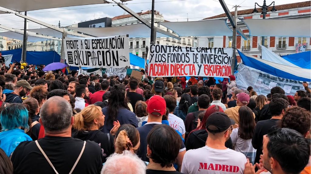 Los comerciantes exigen al Gobierno el fin de la acampada en Sol tras denunciar pérdidas de 25 millones