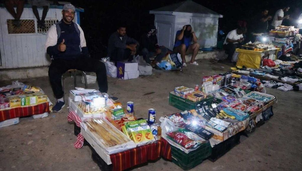 Aumento insostenible de la venta ambulante, la insalubridad y tercermundismo en la Playa del Trampolín