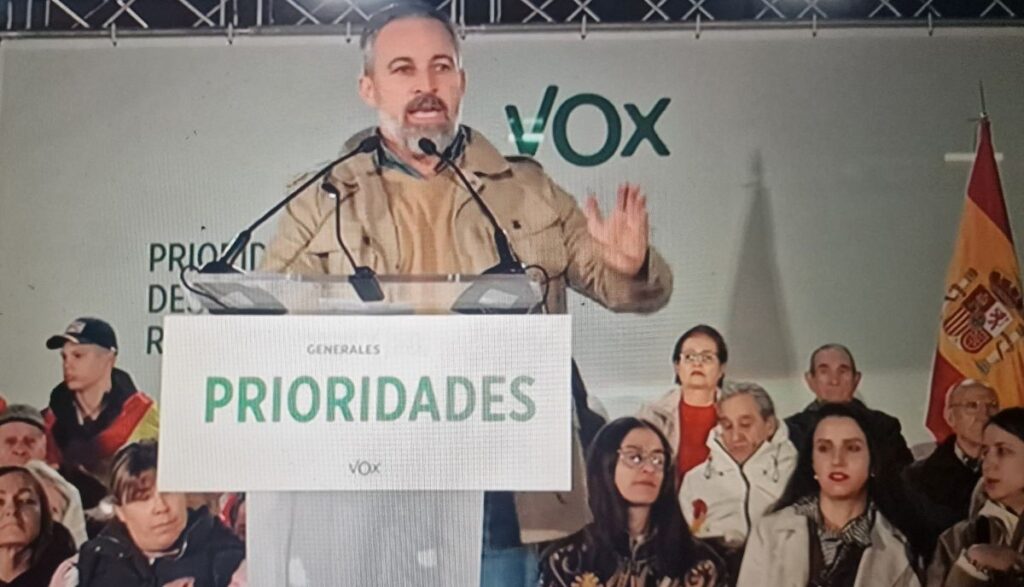 Abascal declara en Ponferrada la batalla a Sánchez: «¡Hay que echar al traidor de La Moncloa!»