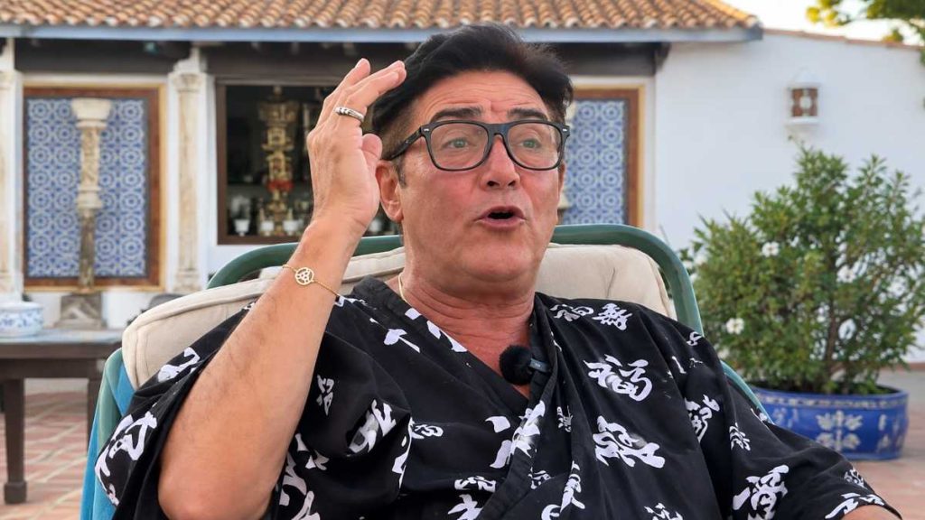 Ángel Garó dinamita el discurso LGTBI: «¡Con los huevos al aire y las plumas como una loca no me representan!»
