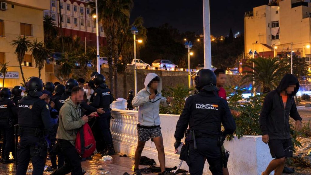 Vecinos del Sarchal en Ceuta denuncian el colapso migratorio tras los últimos desalojos de El Trampolín