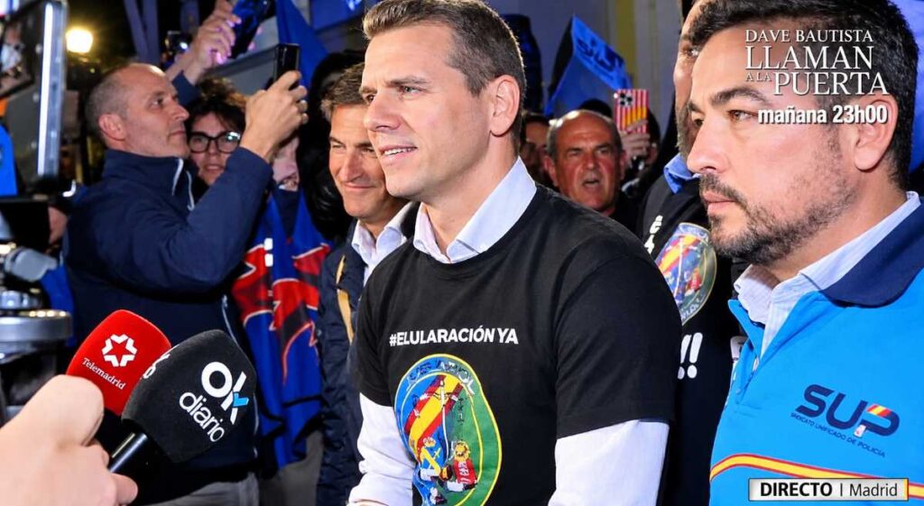 Marlaska expulsa de madrugada a los representantes de policías y guardias civiles que exigen ser profesión de riesgo